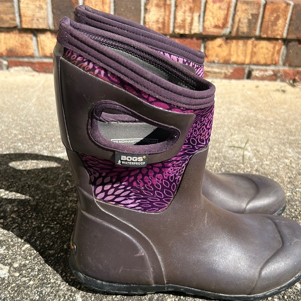 Bogs women’s size 7 purple waterproof mid calf boots